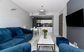 Apartament 208